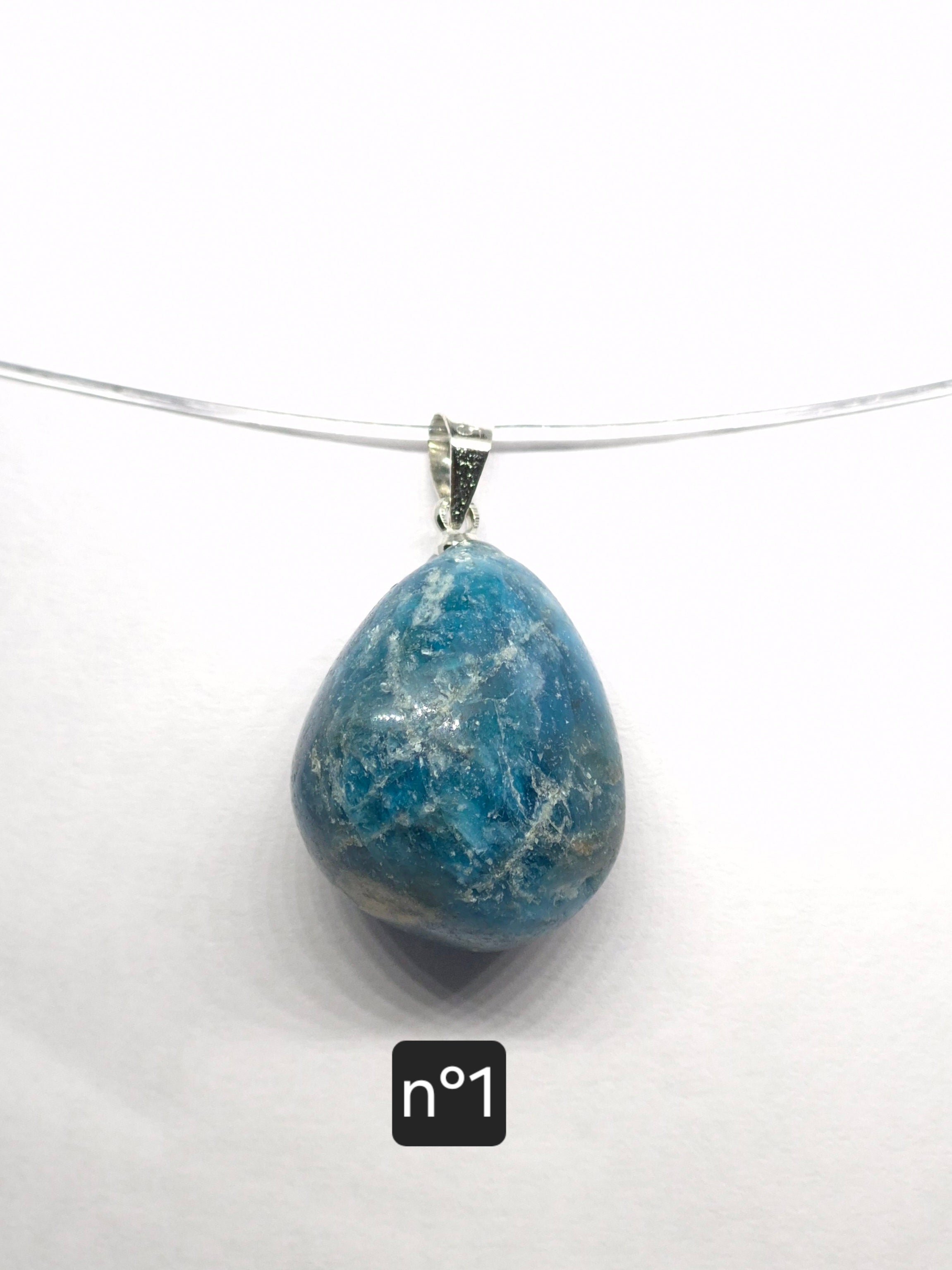 Pendentif Pierre Roulée en Apatite de Madagascar – Grade A