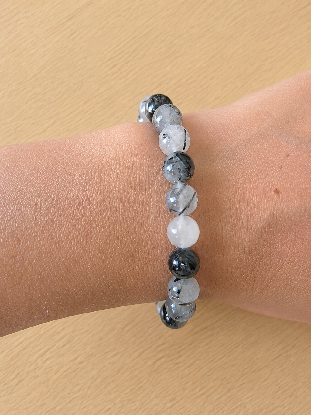 Bracelet en Cristal de Roche Tourmaline Naturel (Grade A) — Protection, Clarté & Équilibre du Yin et du Yang
