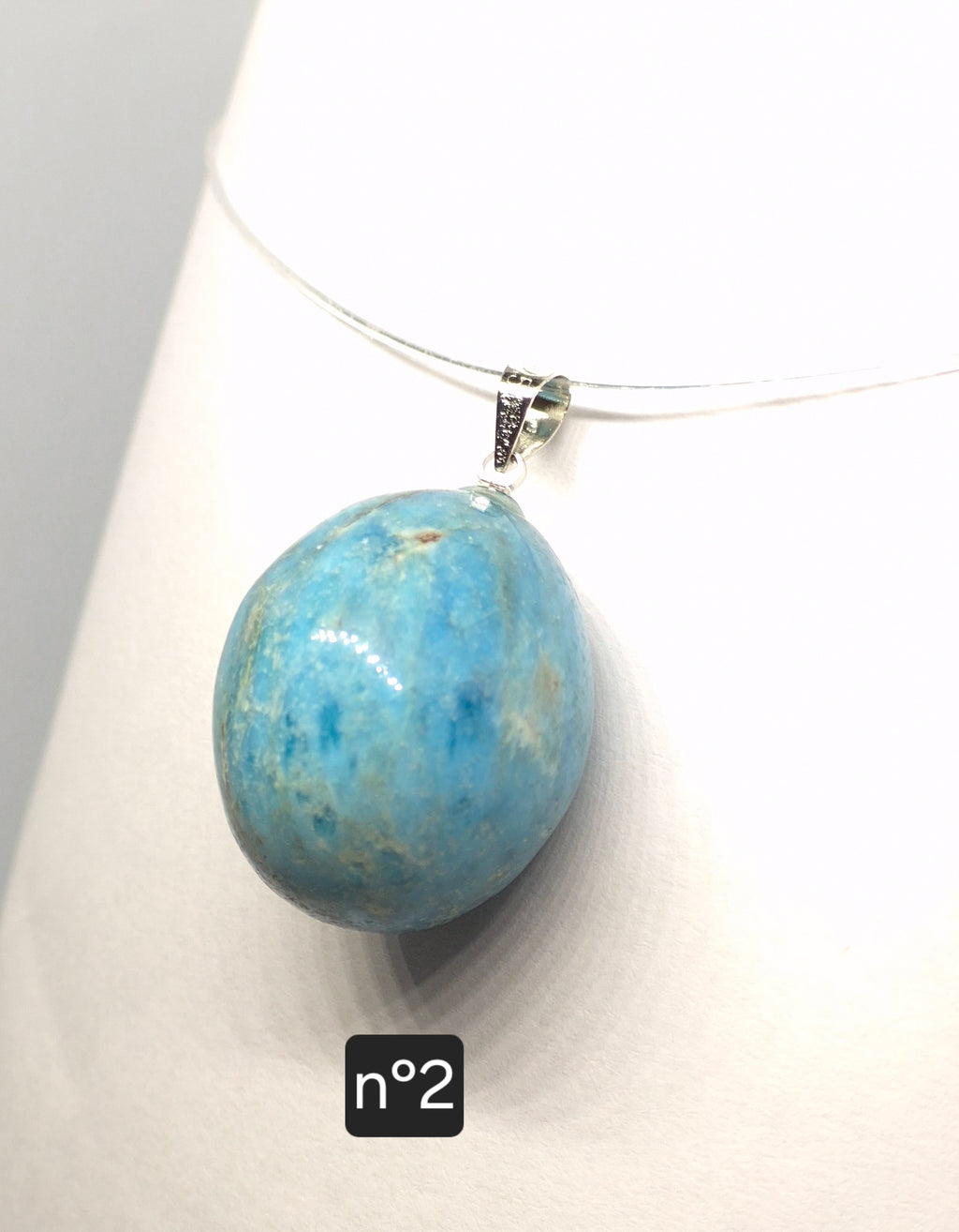 Pendentif Pierre Roulée en Apatite de Madagascar – Grade A