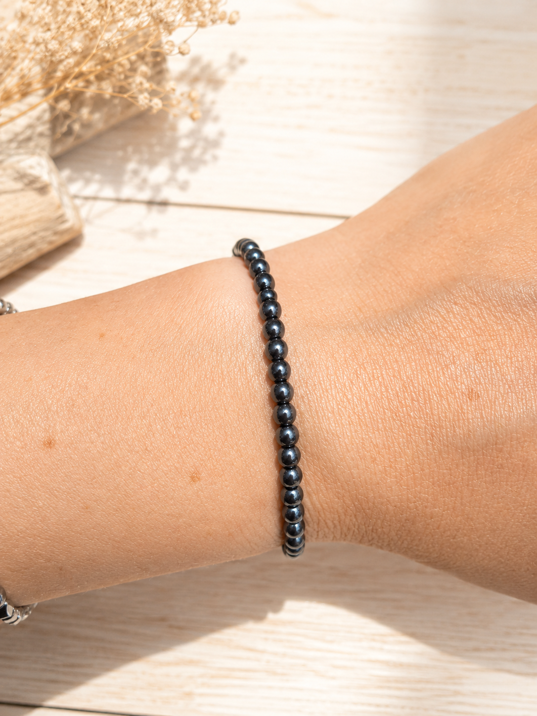Bracelet Hématite Naturelle 4 mm – Fermoir Coulissant Macramé